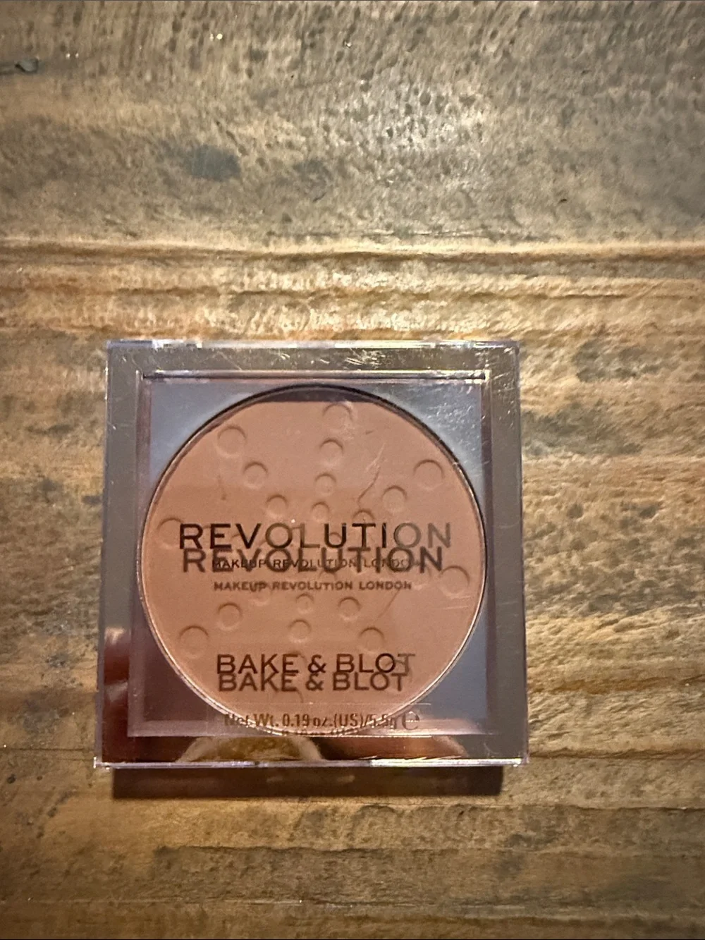 Makeup Revolution Bake & Blot Pressed Powder - Deep Dark